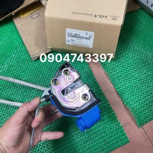NGẬM CỬA KIA RIO-TRƯỚC RH HÀNG XỊN
